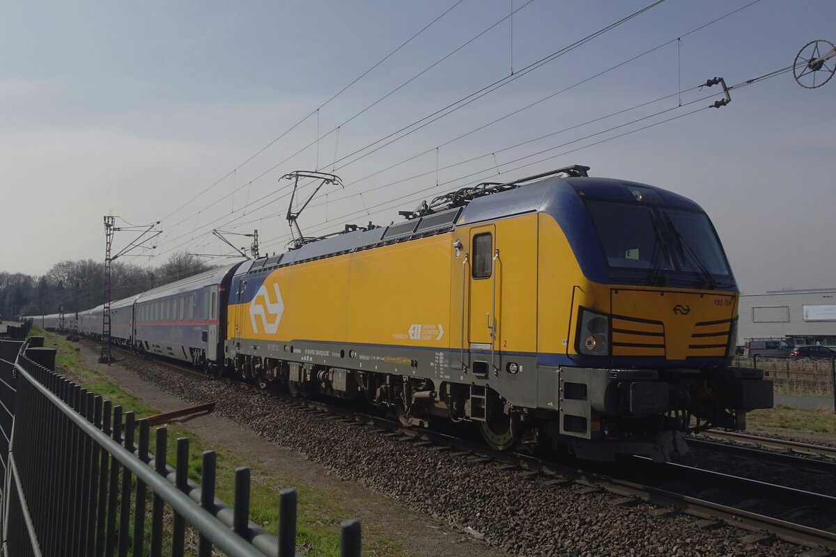 On 16 March 2022 NS 193 759 hauls a diverted Nightjet through Venlo Vierpaardjes.
