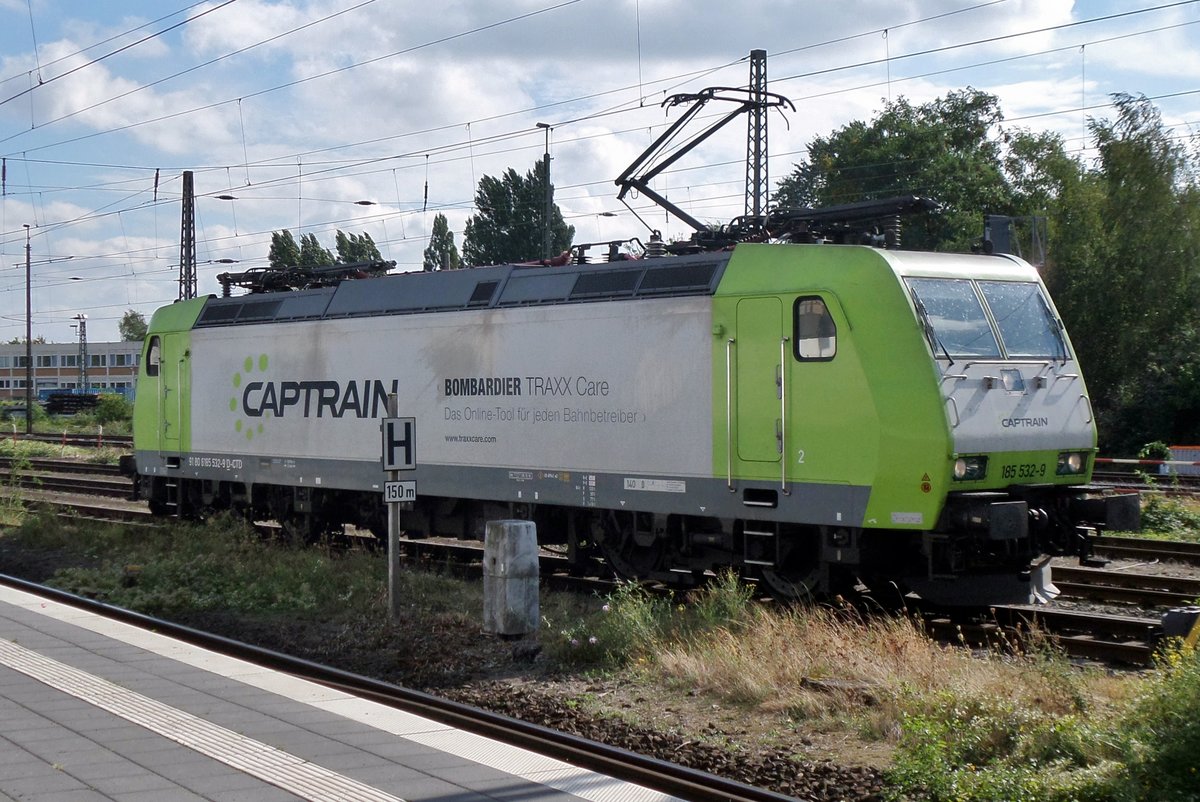 On 16 September 2016 CapTrain 185 532 advertises for her builder Bombardier at Krefeld Hbf.