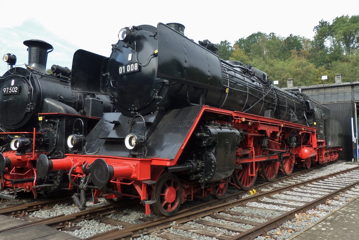 On 16 September 2016 ex-DB 01 008 stands in the DGEG Museum in Bochum-Dahlhausen.