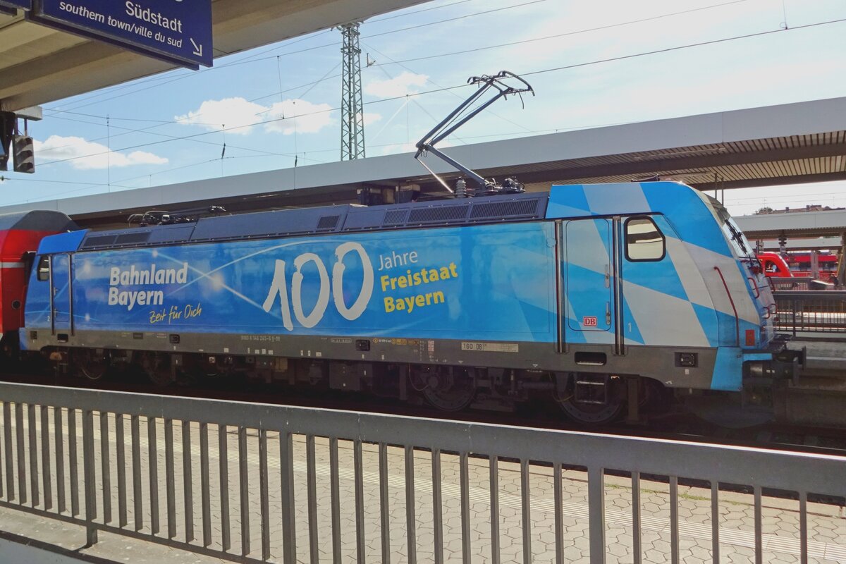 On 16 September 2019 DB 146 246 shows the celebration advertisement of 100 years of Free State Bavaria at Nürnberg Hbf -after the end of WW-1 and the collapse of the Wilhelminian Kaiserreich the former Kingdom of bavaria was reformed into a Free State within the German Weimar republic. Sadly, political turmoil turned the Free State into the birth cradle of National Socialism.