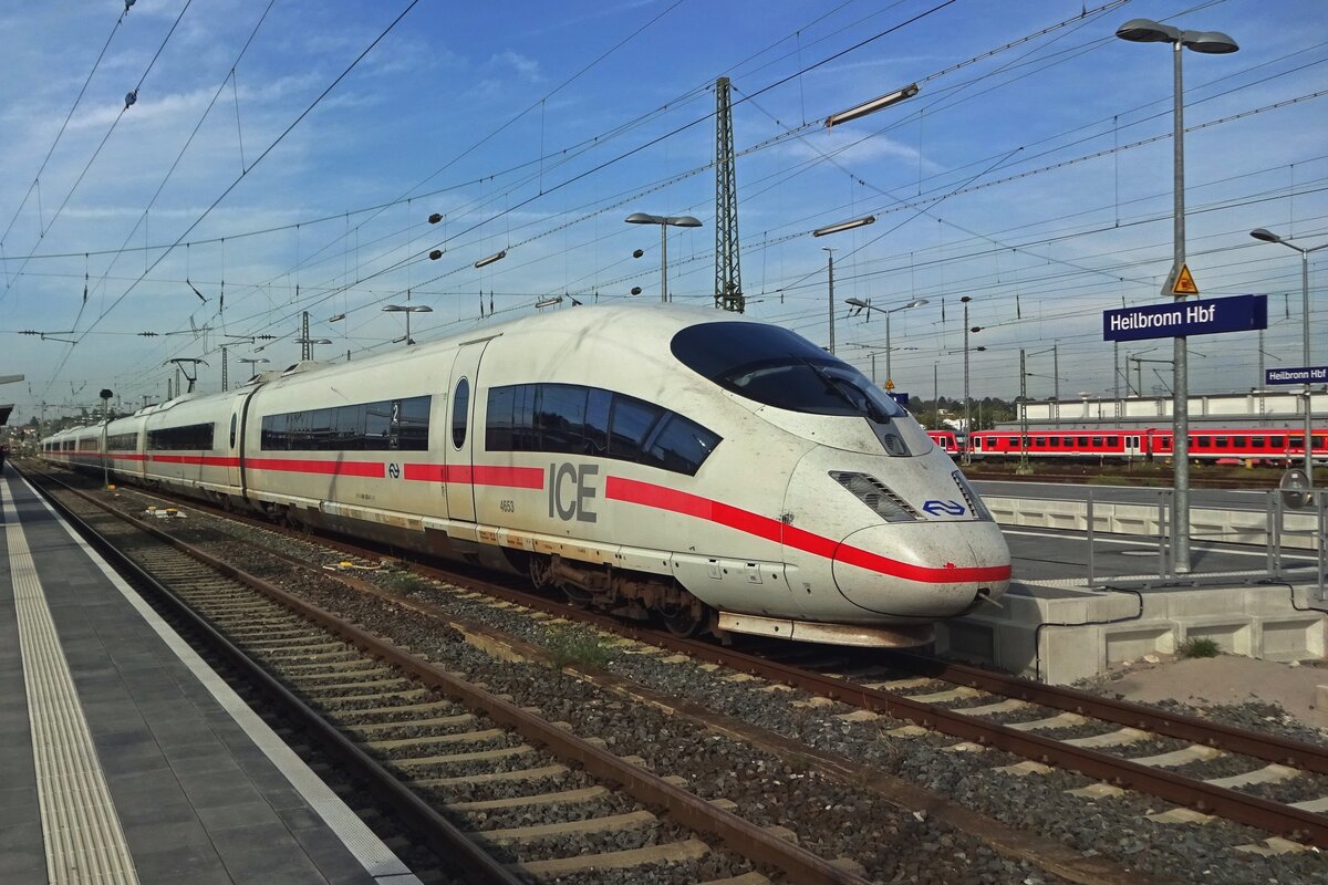 On 16 September 2019 ICE 406 053 calls at Heilbronn Hbf. The fishhook on the cab notes this ICE3M as a Dutch high speed train, albeit of German design. 