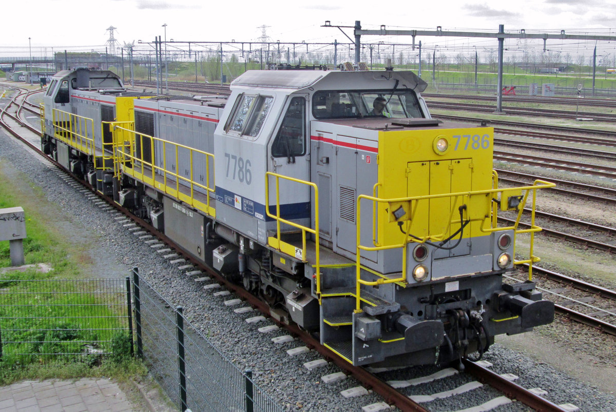 On 17 April 2015 NMBS 7786 stands in Lage Zwaluwe.