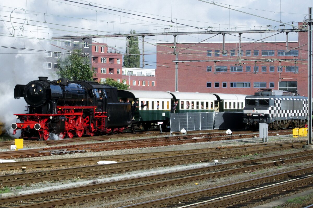 On 17 October 2014 VSM 23 076 was active at Amersfoort during the local festivities of 175 years of railways in the Netherlands.