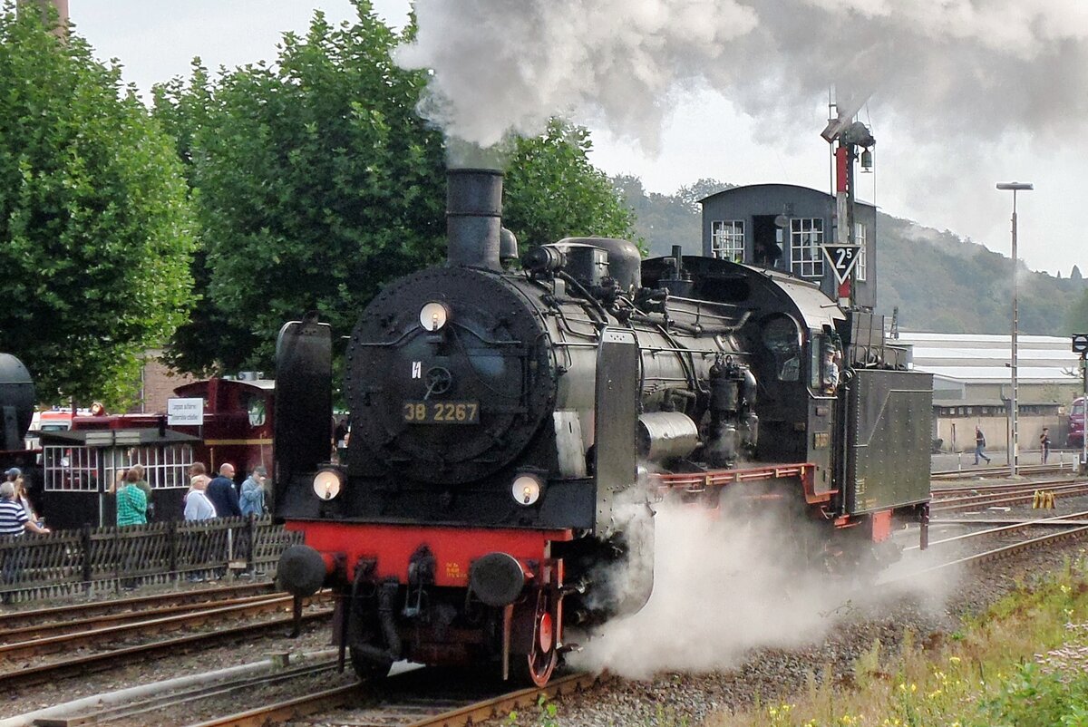 On 17 September 2016 DGEG's 38 2267 offers cab rides in the museum of Bochum-Dahlhausen.