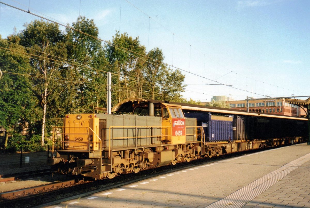 On 18 December 2006 RaiLioN 6459 stands at 's-Hertogenbosch.