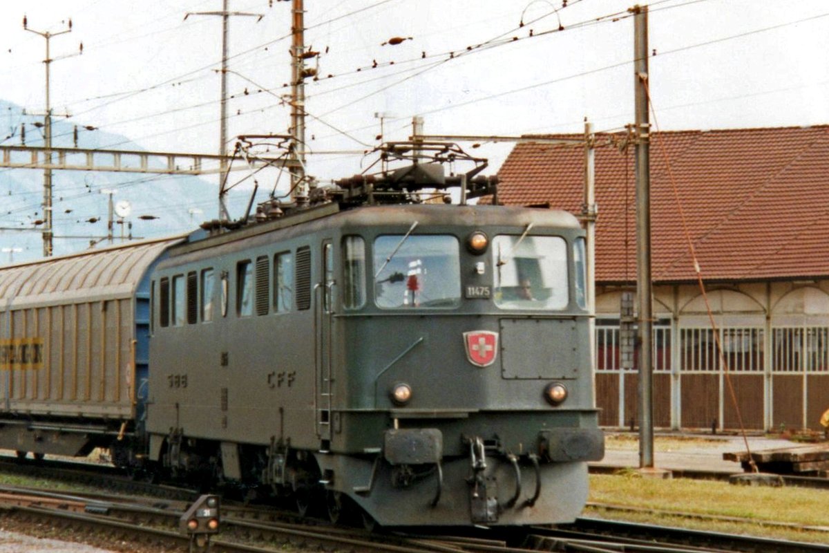 On 18 June 2001 SBB 11475 hauls a freight out of Buchs SG toward Sargans and Chur.