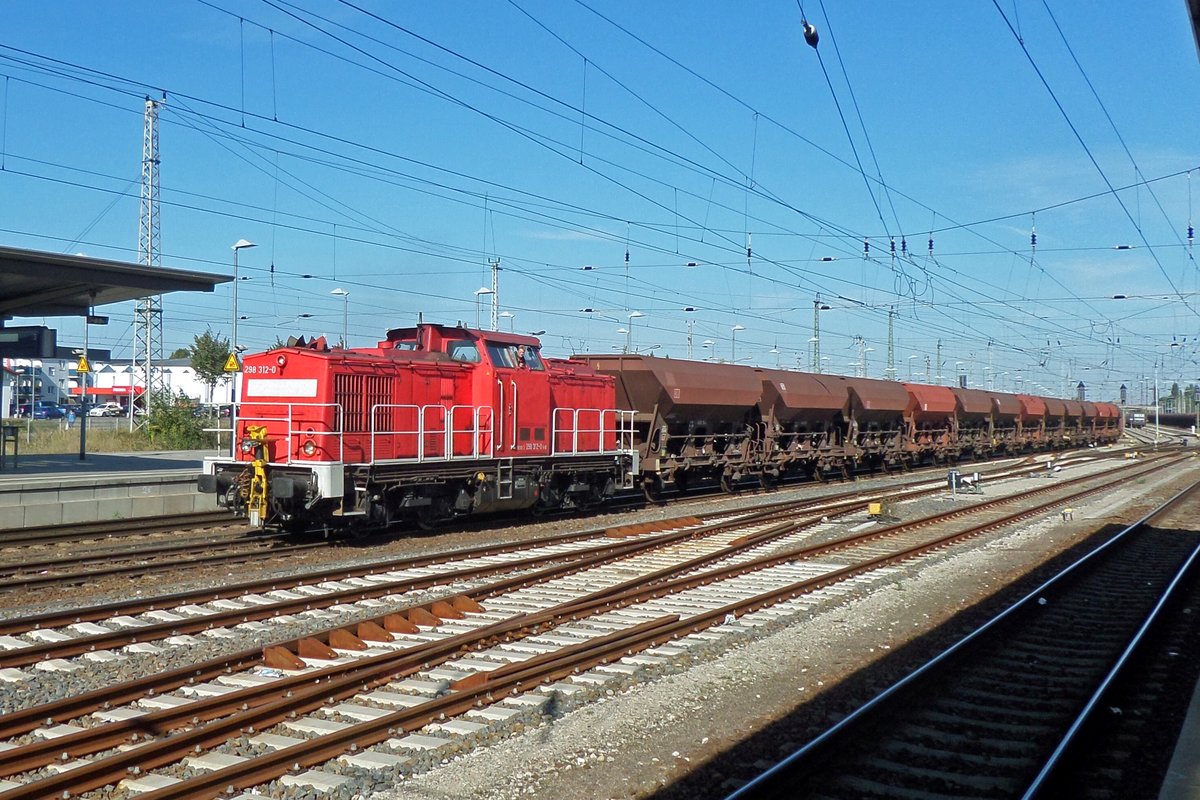 On 19 September 2016 DB 298 312 hauls an engineering train through Angermünde.