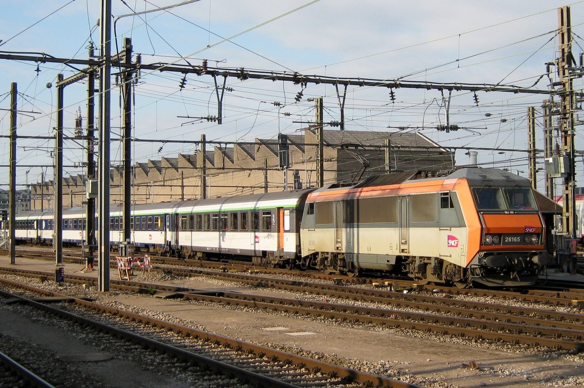 On 2 June 2010 SNCF 26165 hauls the LorAzur overnight express out of Luxembourg; part of this train will continue to Port-Bou and the main portion will continue to Nice-Ville, the train being split at Nancy.