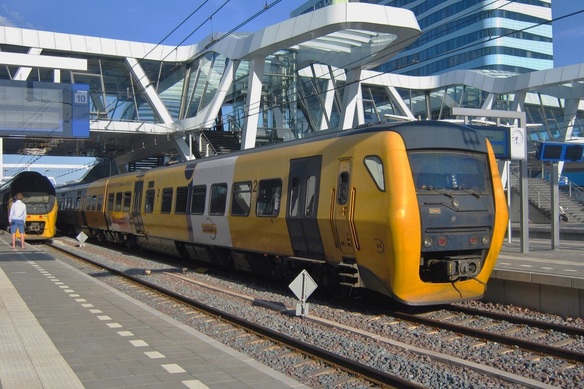 On 2 June 2012 Syntus 53 stands in Arnhem Centraal. 