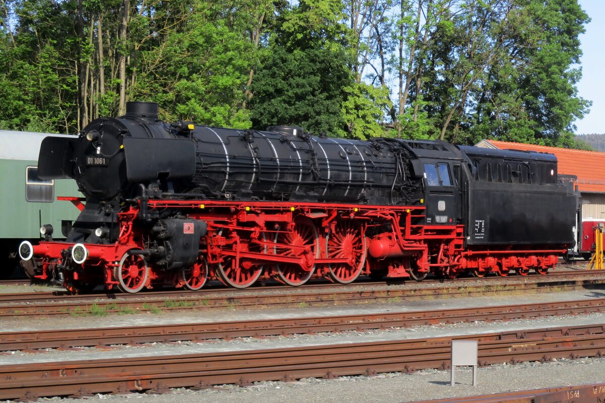 On 20 September 2019 Pacific 01 1061 takes a sun bath at the DDM in Neuenmarkt-Wirsberg.