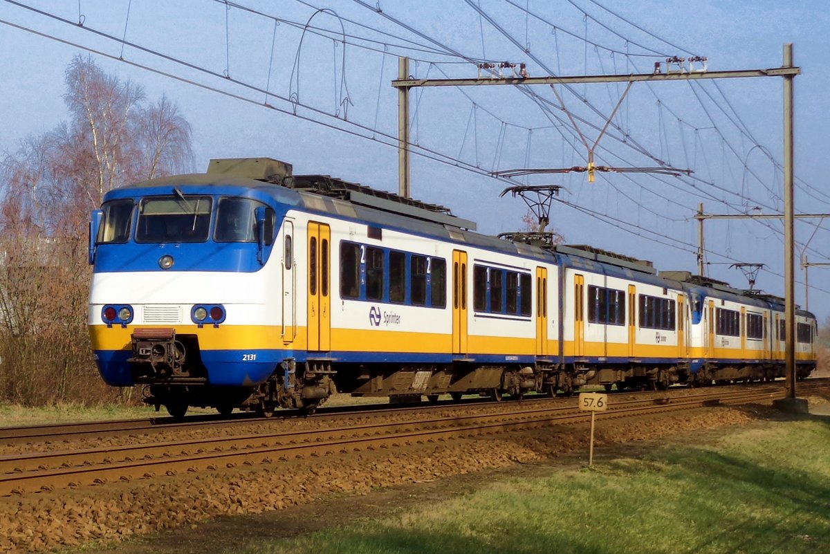 On 21 April 2018 NS 2131 is about to call at Wijchen.