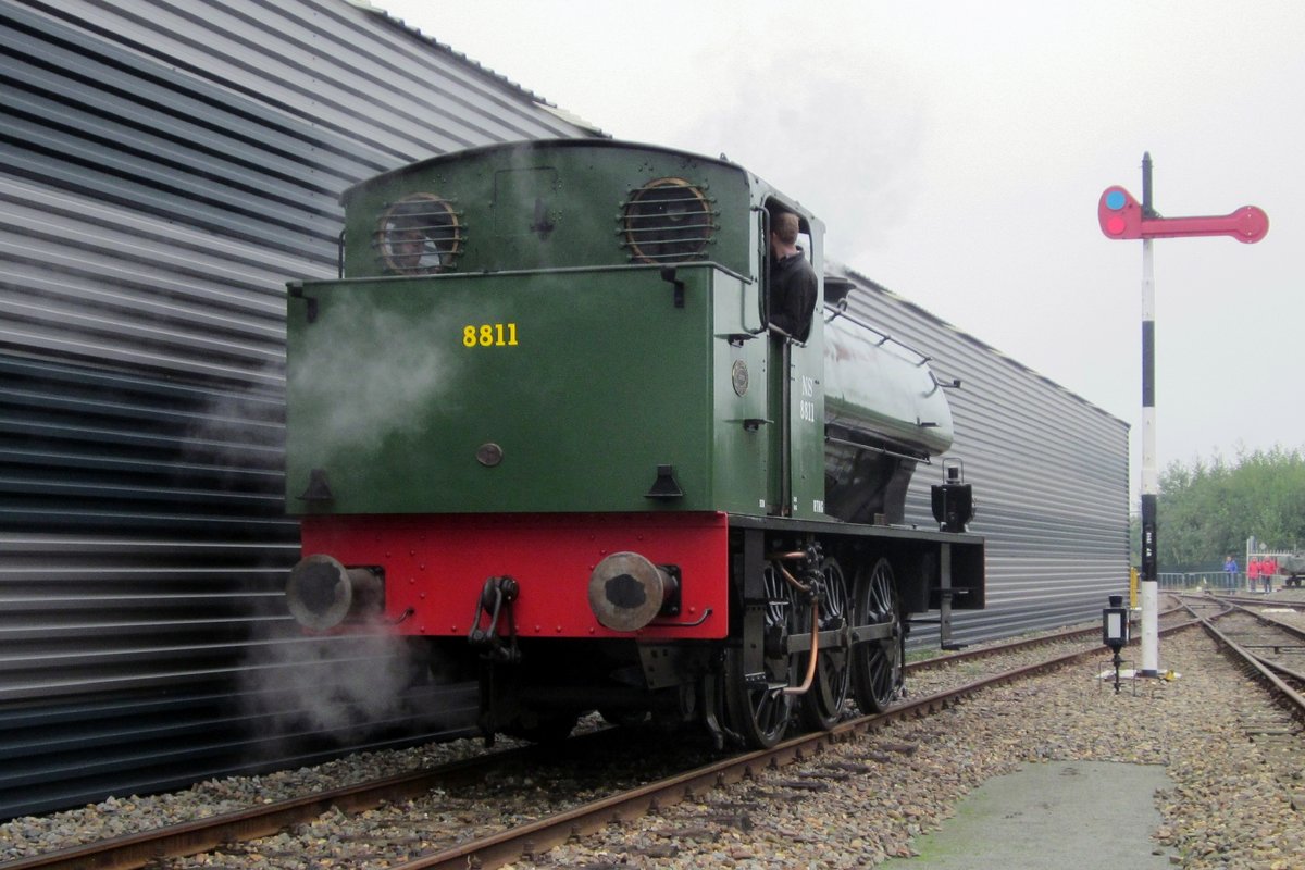 On 21 October 2012, ex-NS (and former BR War department) 8811 returned to active service with the Rotterdam based preservation society SSN and the loco is seen here with cab rides at Rotterdam SSN.