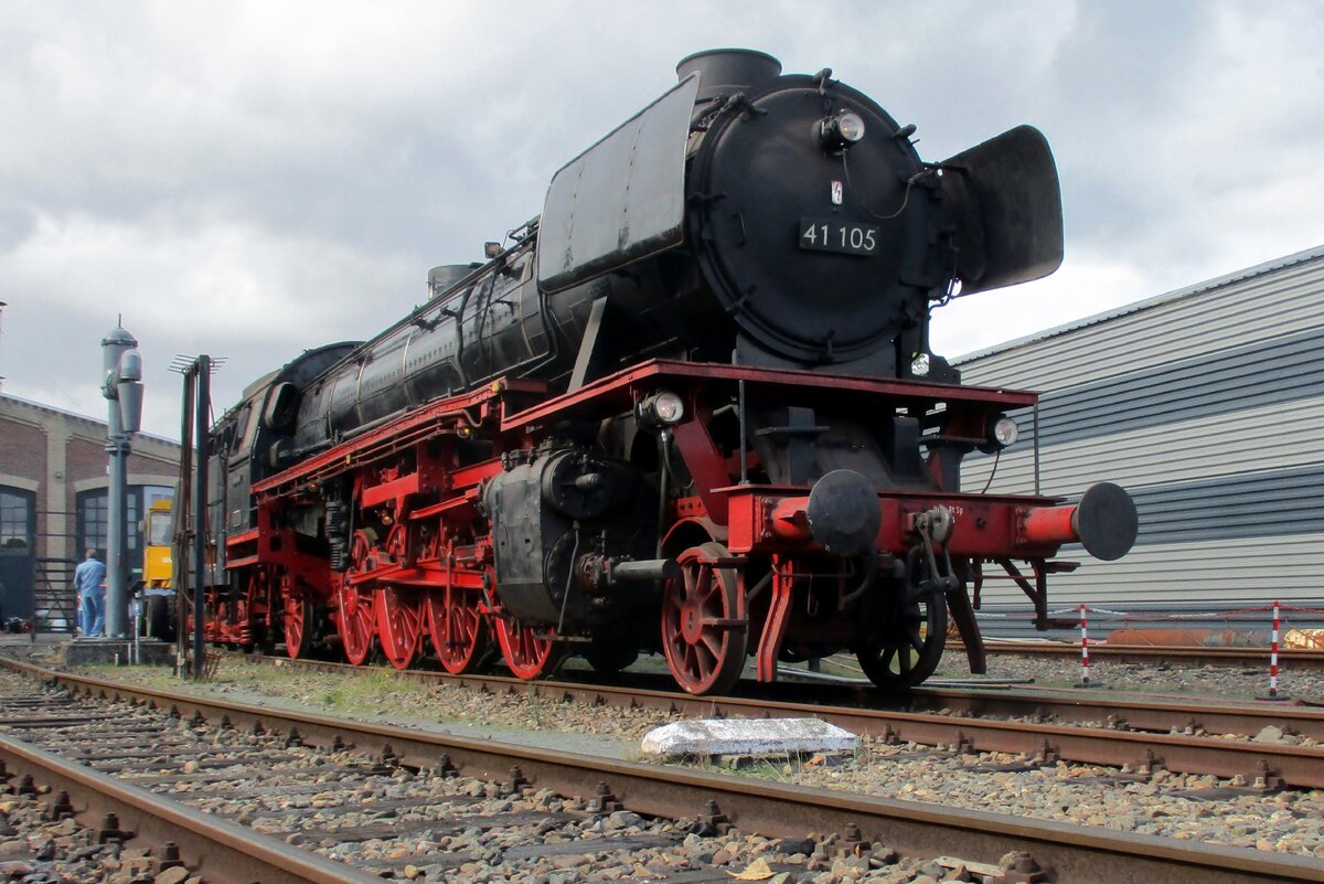 On 21 October 2012 SSN's 41 105 stands at Rotterdam Noord-Goederen SSN.