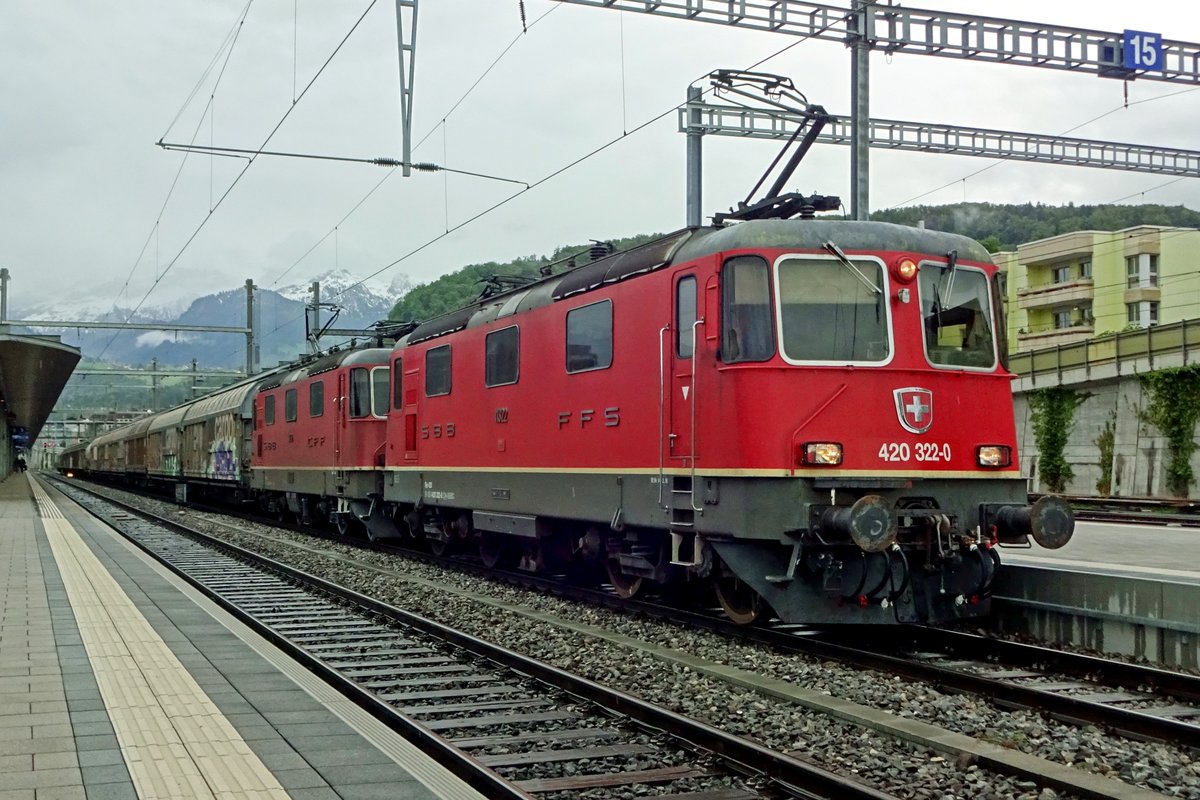 On 22 March 2017 SBB 420 322 pauses with her freight at Spiez. 