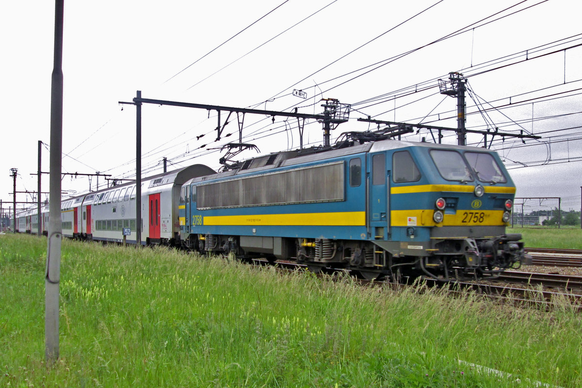 On 22 May 2014 NMBS 2758 stands near Antwerpen Noorderdokken.