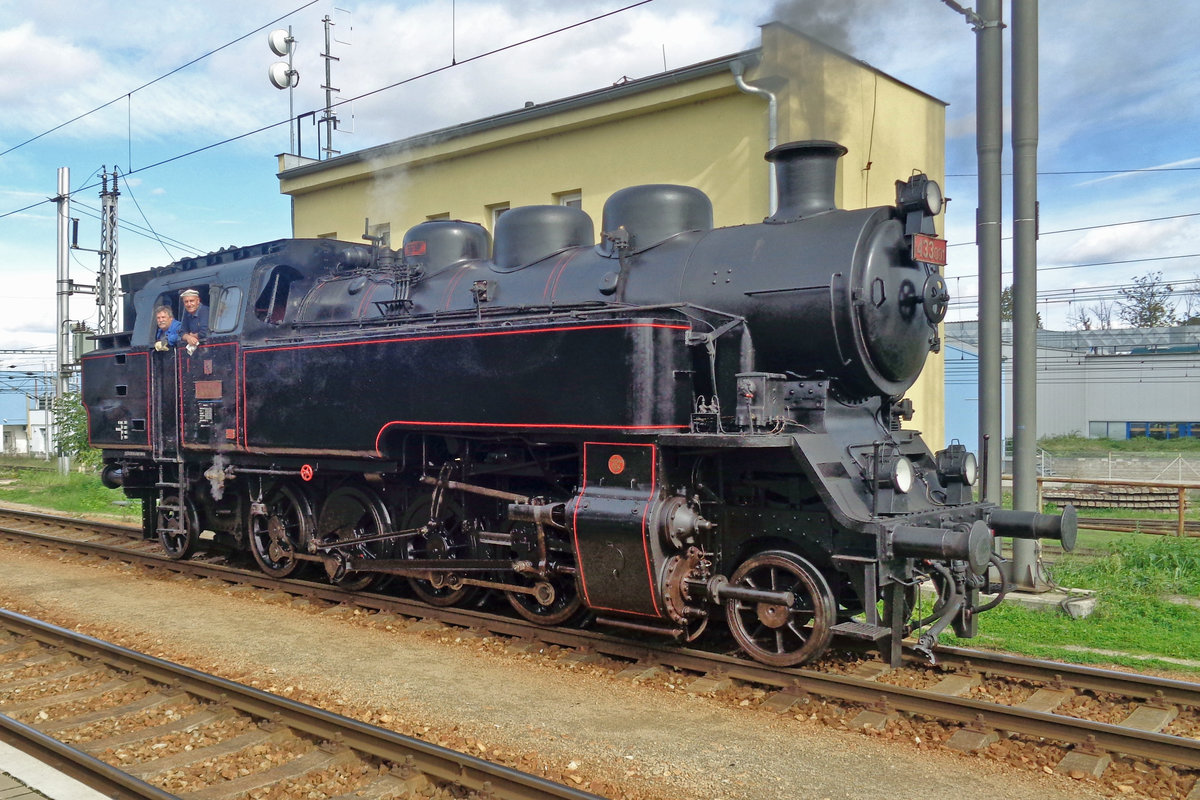 On 22 September 2018 steamer 433 001 runs light through Ceske Budejovice.
