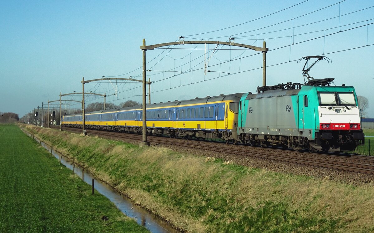 On 23 February 2022 Alpha Trains 186 208 banks an IC Direct through Hulten.