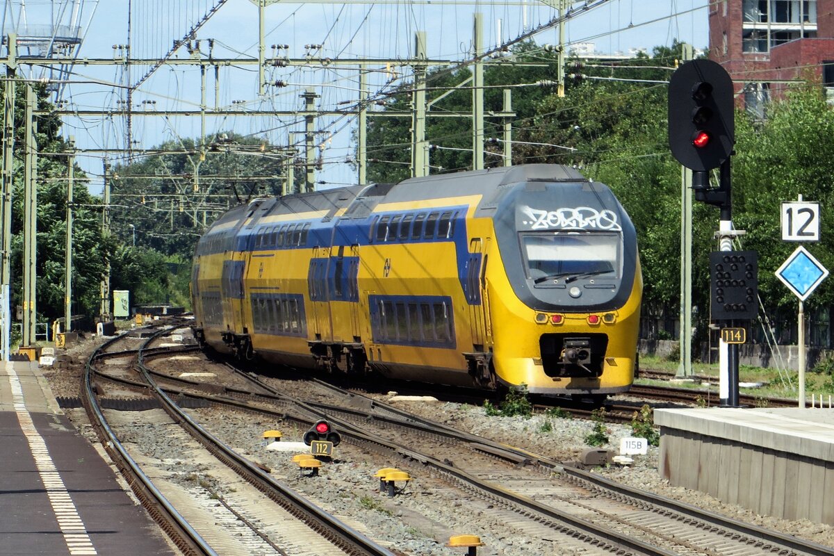 On 23 July 2021 NS 9581 quits Tilburg.