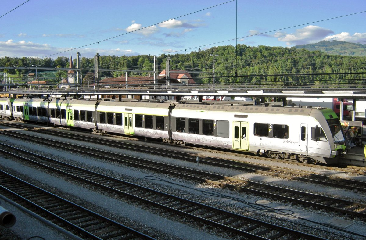 On 23 March 2017 BLS 535 117 stands in Spiez.