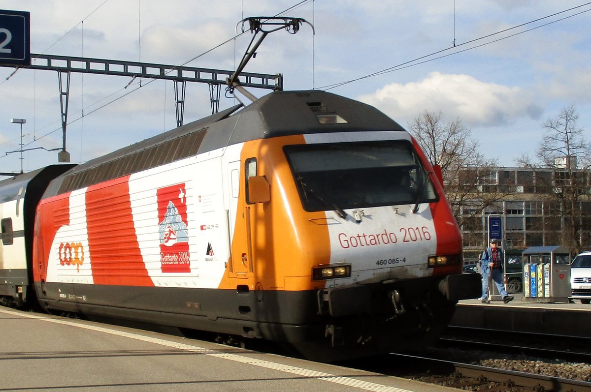 On 23 March 2017 SBB 460 085 advertises form the Gotthard Base Tunnel in Thun -which is tha last major SBB station before the rivalling Lötschberg track. 