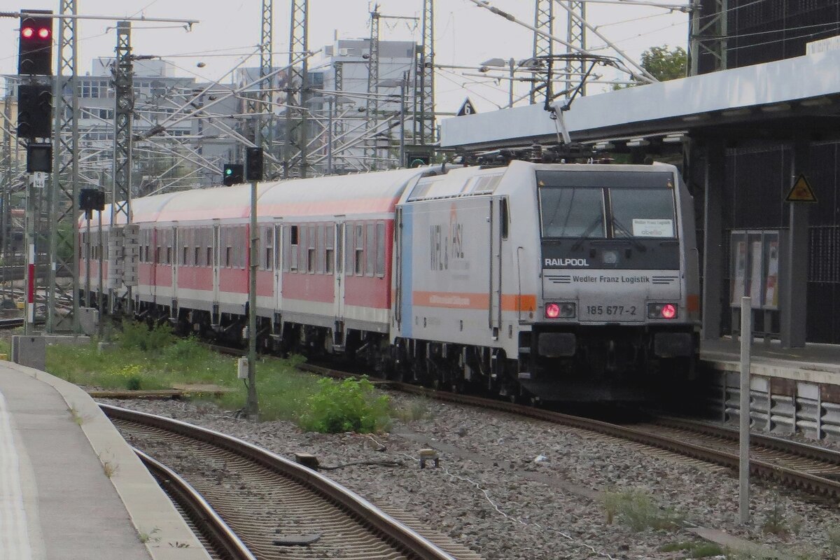 On 23 September 2020 WFL 185 677 pushes a replacement train set for Go-Ahead (that hadn't het brand new EMUs on order at that time) out of Stuttgart Hbf.