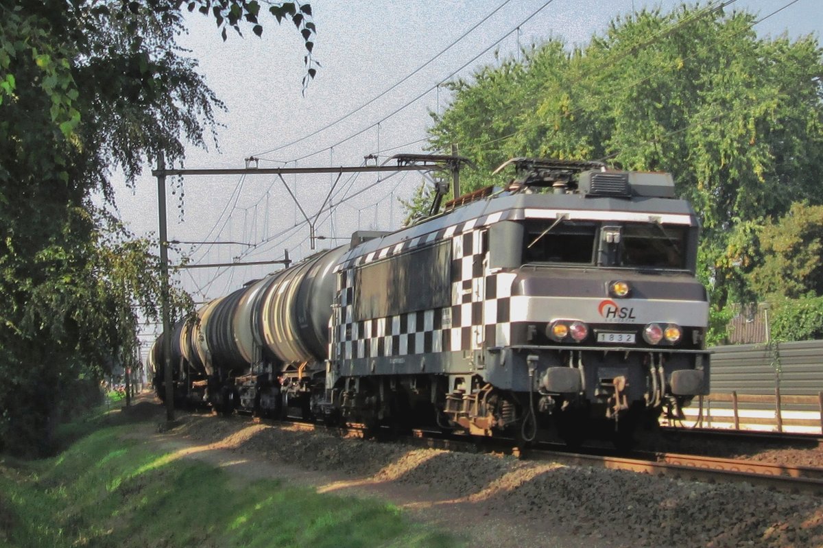 On 24 June 2016 HSL Nederland 1832 hauls an oil train through Wijchen.