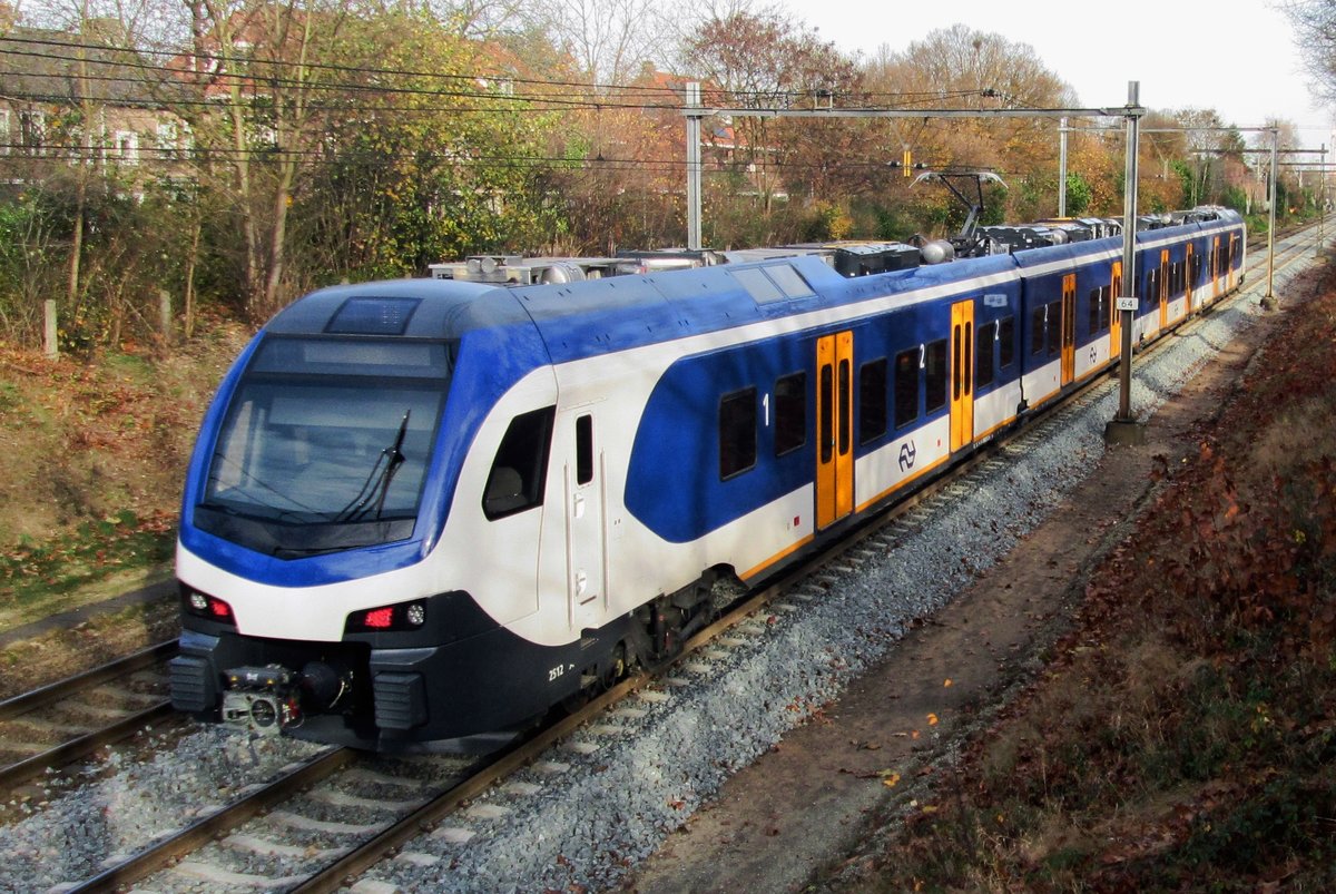 On 24 November 2017 NS 2512 just has left Nijmegen Goffert.