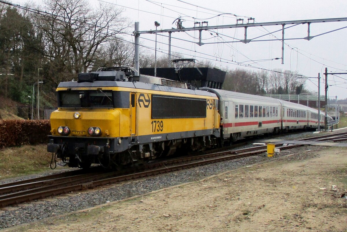 On 25 February 2017 NS 1739 enters Amersfoort with an IC-Berlijn.