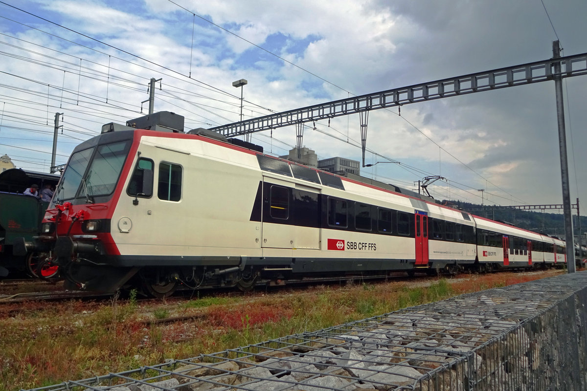 On 25 May 2019 SBB 560 293 pauses at Brugg AG.