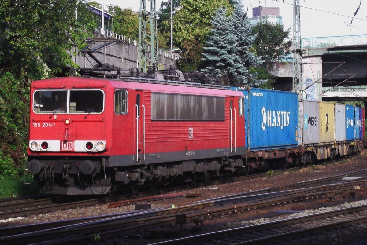 On 25 September 2014 DB 155 204 hauls a container train through Hamburg-Harburg.