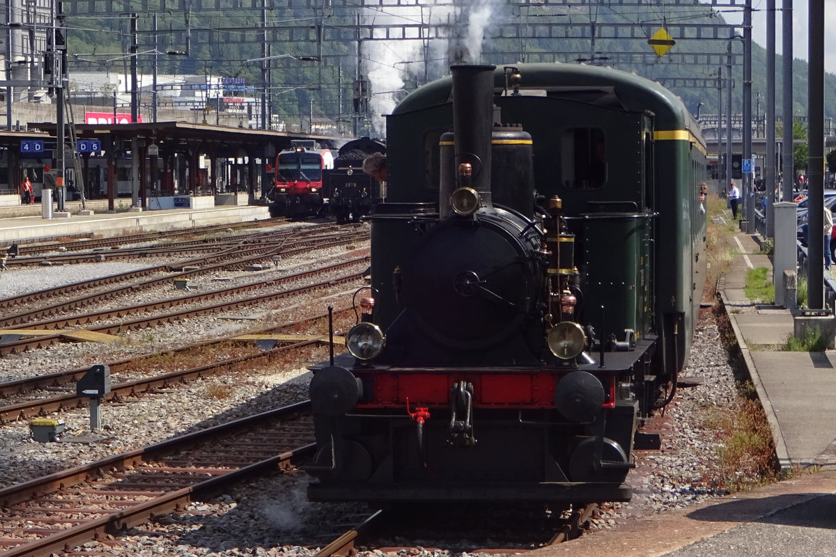 On 26 May 2019 SLM-1 shunts with one coach at Brugg AG to form a steam shuttle between te station and the SBB/Mikado 1244 works.