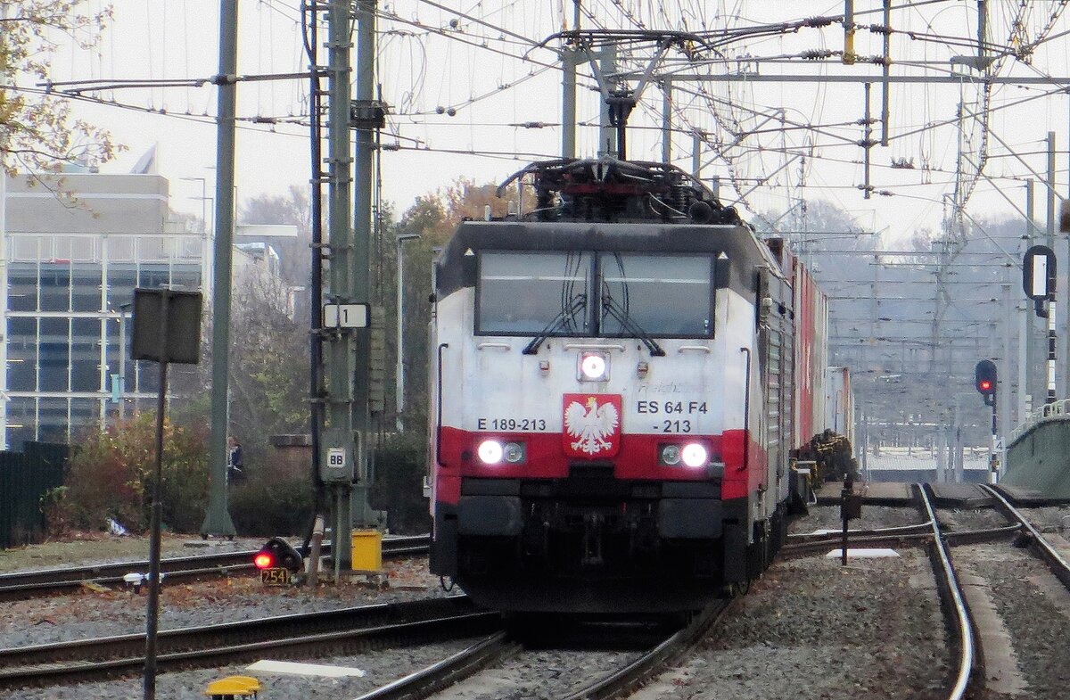 On 26 November 2020 RFO 189 213 passes through Blerick.