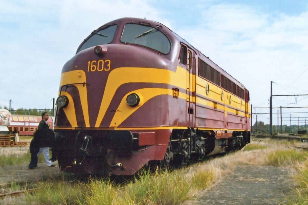 On 26 September 2009 ex-CFL 1603 stands at Saint-Ghislain. She is now owned by PFT-TSP.