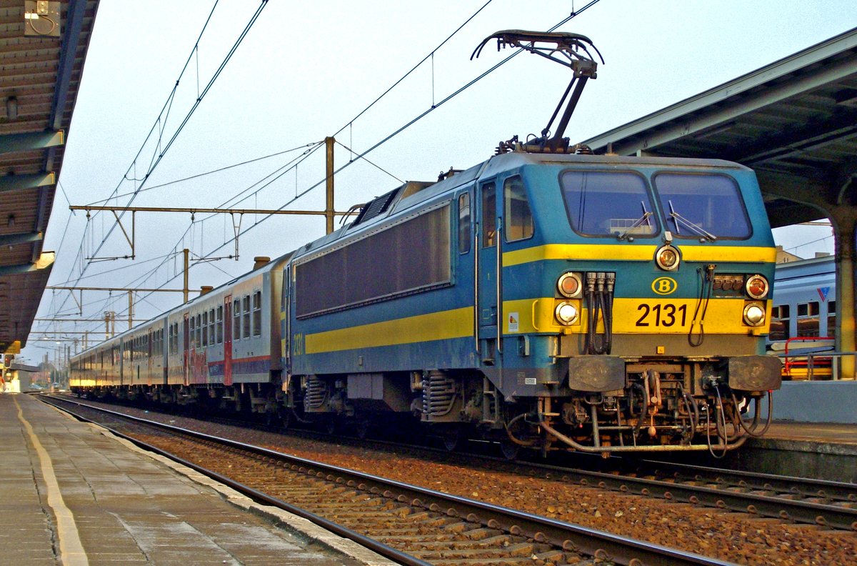 ON 26 September 2009 NMBS 2131 has arrived at Kortrijk with a Bruxelles-Midi bound intercity service.