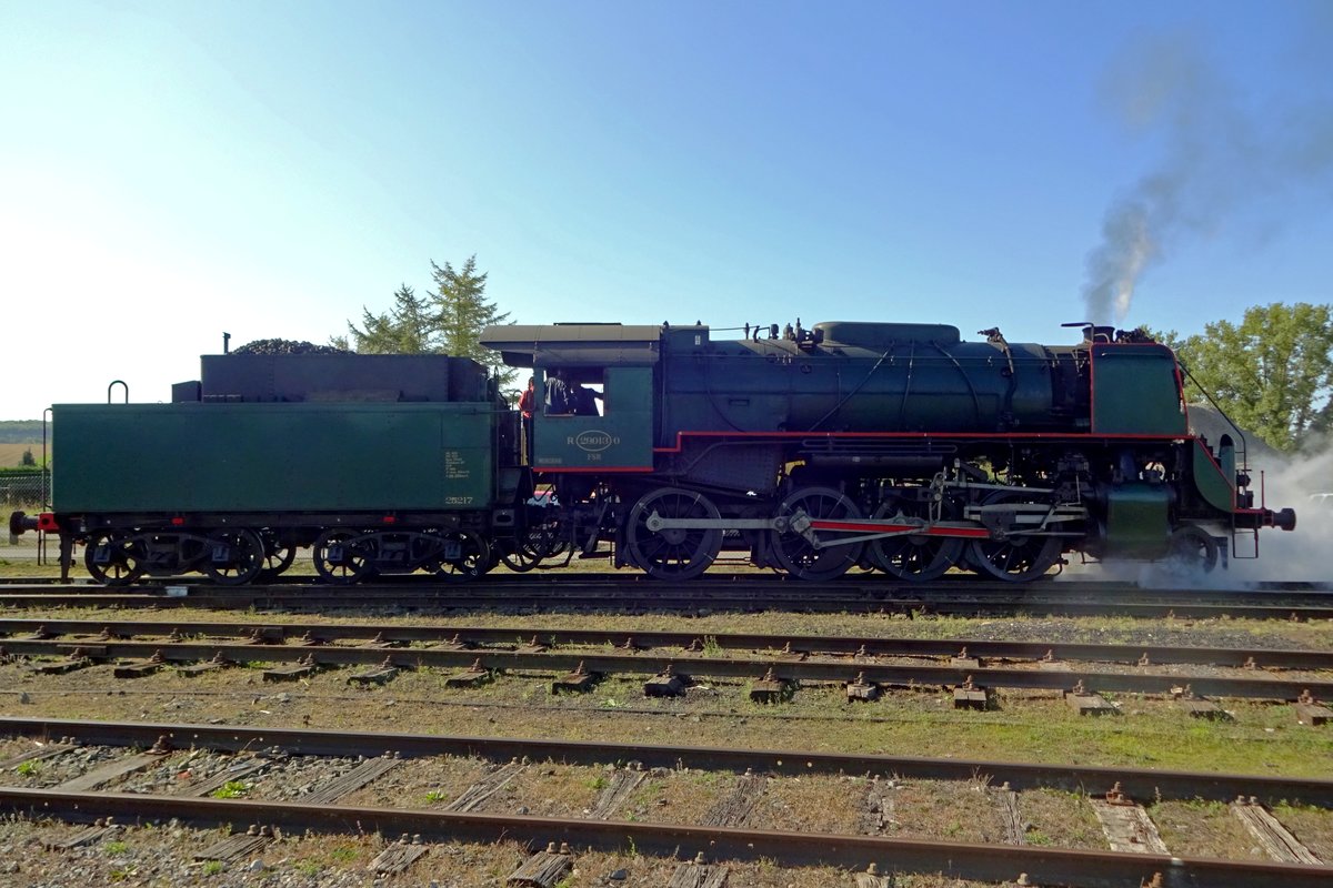 On 26 September 2019 ex-NMBS 29.013 runs round at Mariembourg.