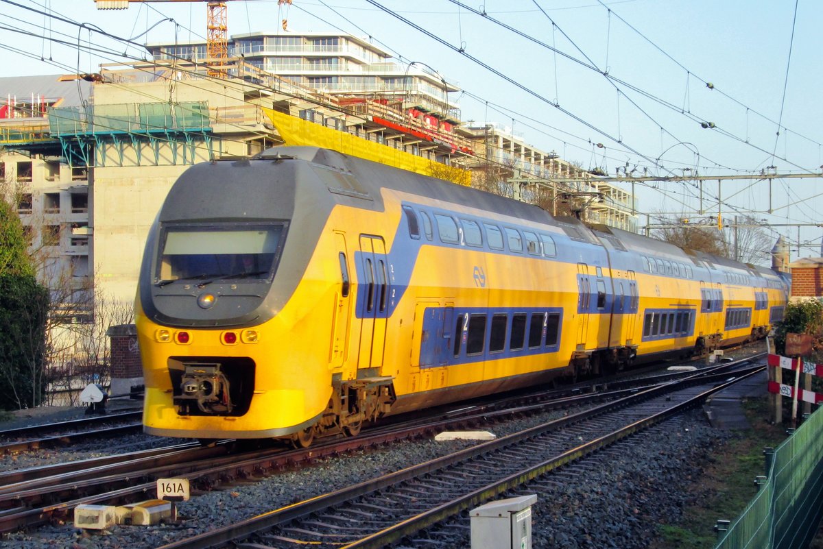 On 27 December 2016 NS 9478 enters Nijmegen with an IC from and to Den helder. Nijmegen is starting point/terminus for IC services Nijmegen--Den helder via Arnhem, Utrecht and Amsterdam.