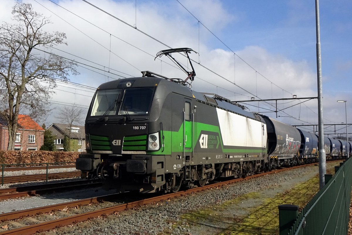 On 27 February 2021 ELL/LTE 193 737 enters Oss with a cereals train.