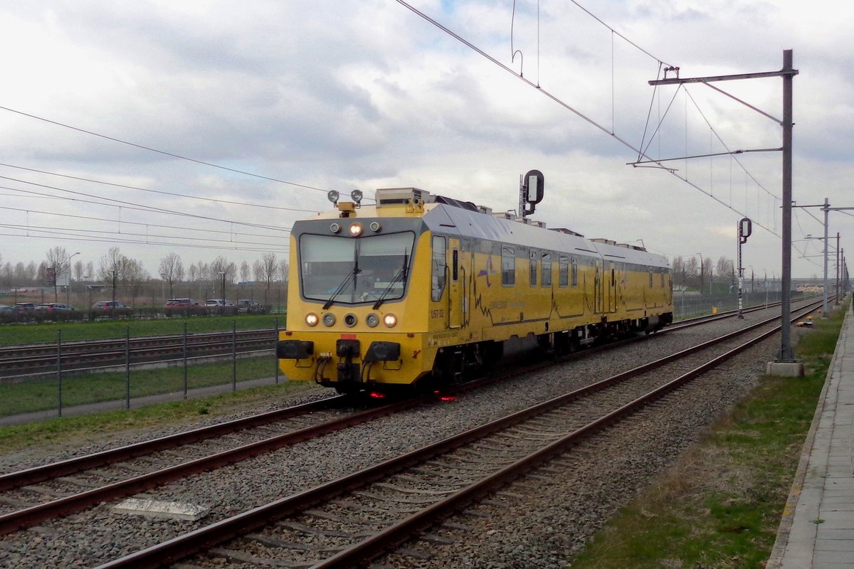 On 27 March 2019 UST-02 passes Lage Zwaluwe during an inspection ride.