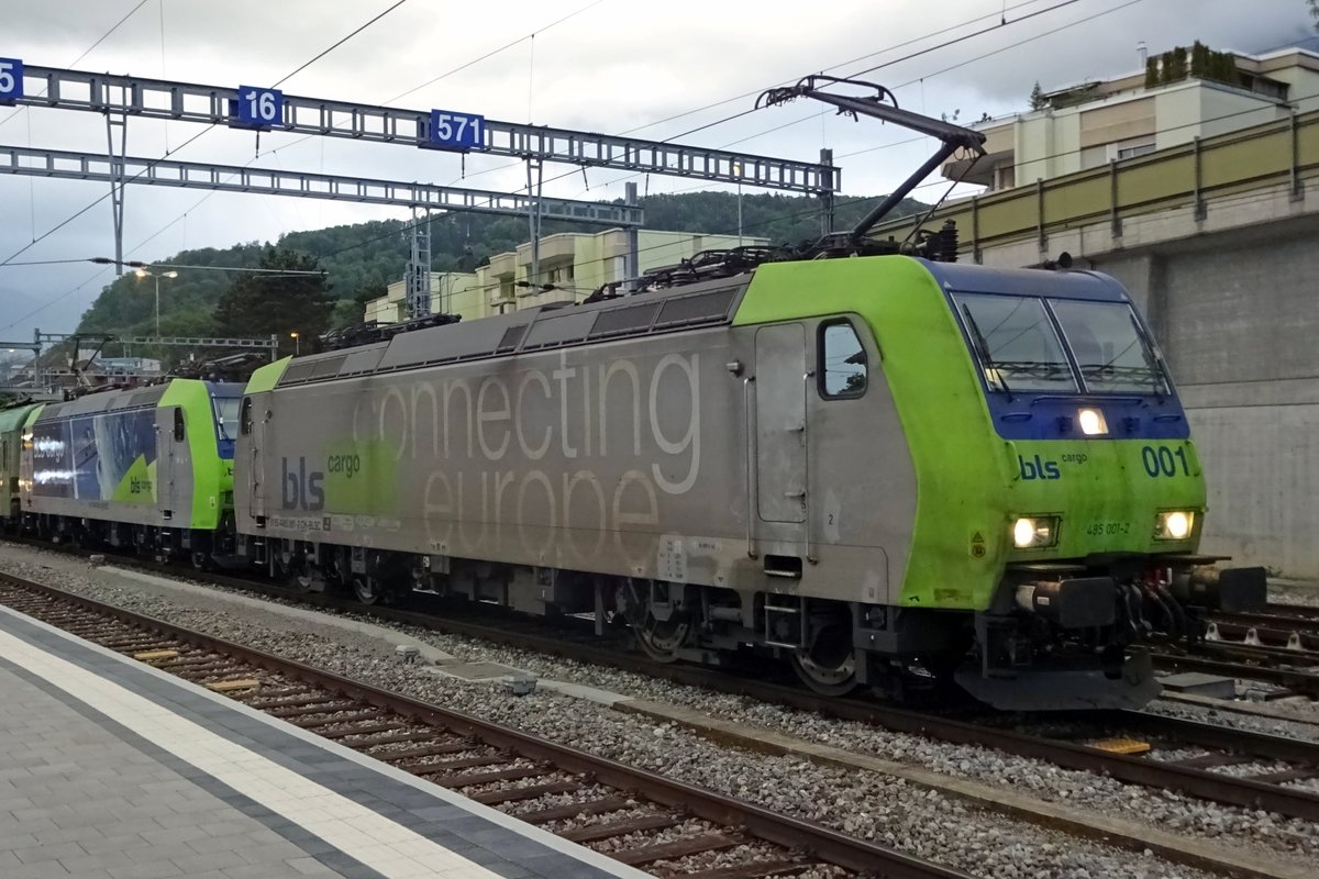 On 27 May 2019 BLS 485 001 -one of the last with the 'Connecting Europe' phrase on the engine- enters Spiez.