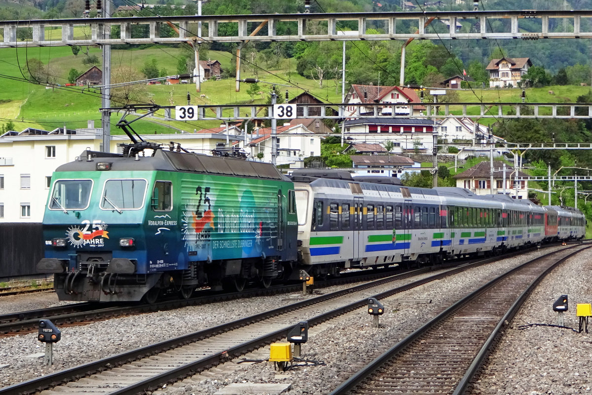 On 27 May 2019 SOB 446 016 pushes a VAE out of Arth-Goldau to Luzern HB.