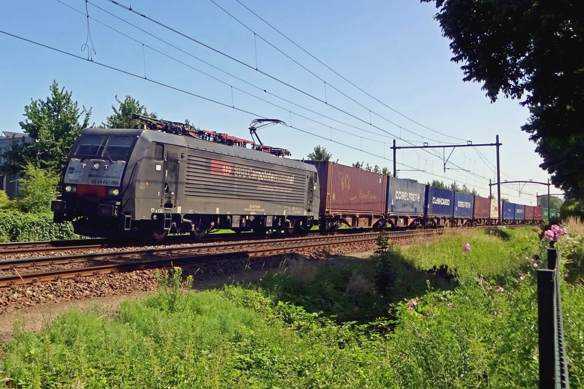 On 28 June 2019 SBB Cargo International 189 984 speeds through Oisterwijk.