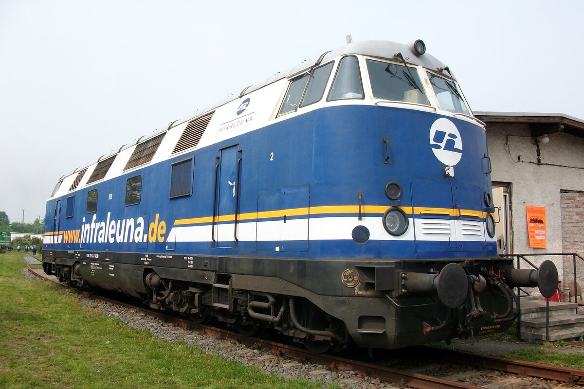 On 28 May 2008 InfraLeuna 205 stands in the Bw Weimar of the Thüringer Eisenbahnfreunde.
