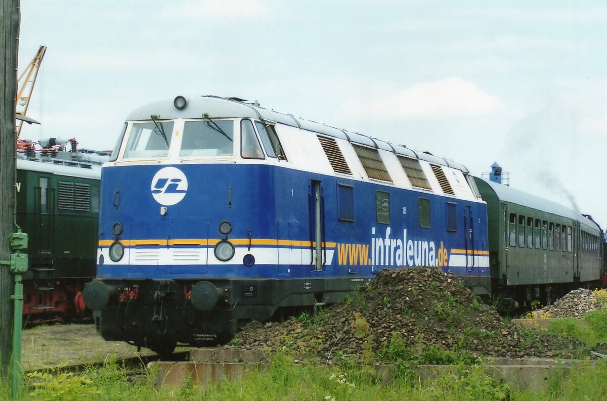 On 28 May 2008 InfraLeuna 205 stands in the Bw Weimar of the Thüringer Eisenbahnfreunde.