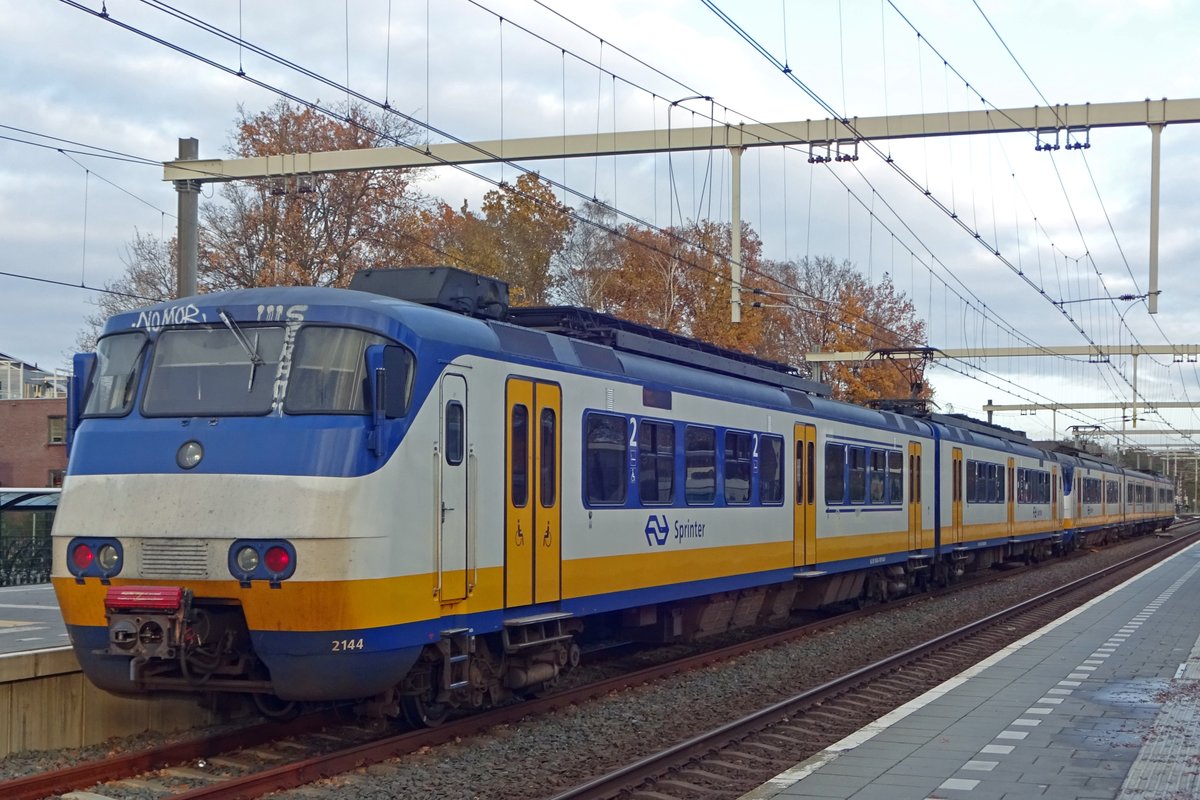On 29 November 2019 NS 2144 stands at Wijchen.