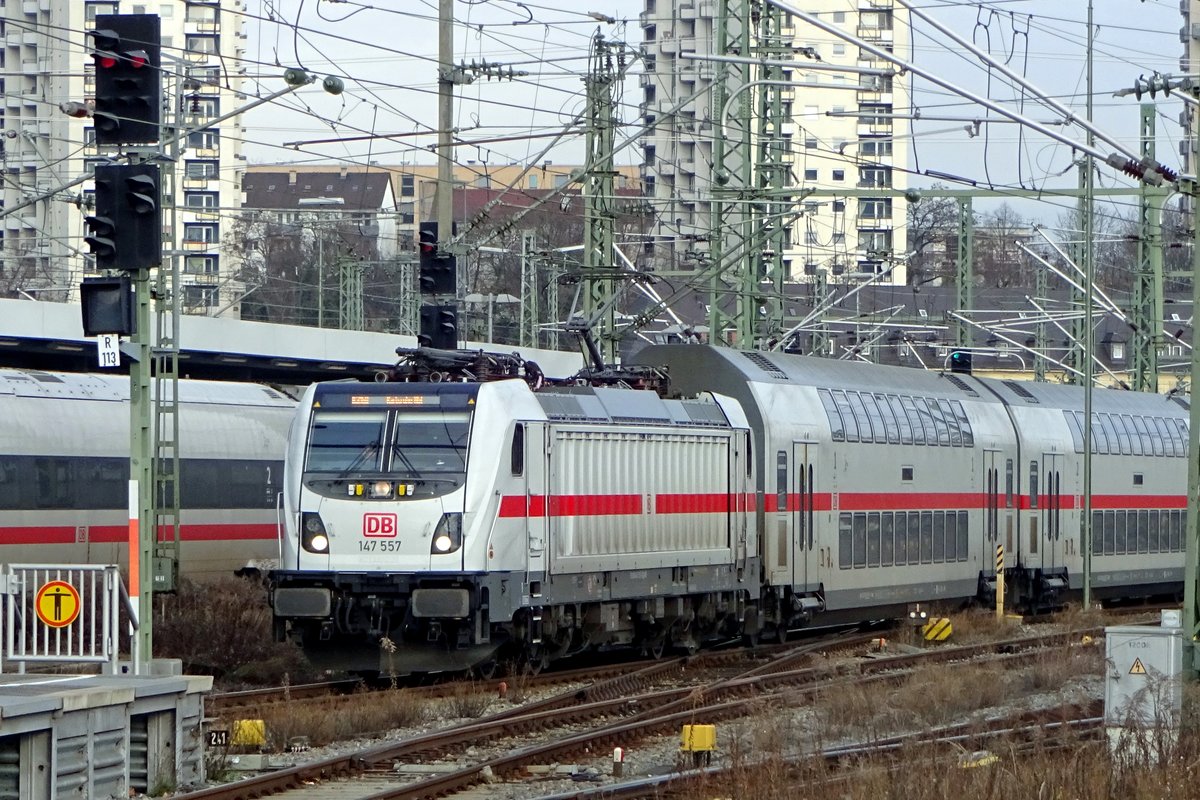 On 3 January 2020 DB 147 557 enters Stuttgart Hbf with an IC from Nürnberg.