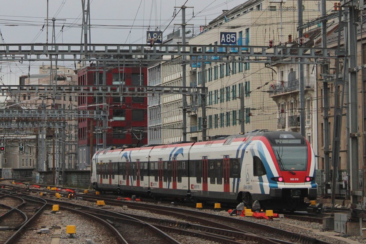 On 31 December 2023 SBB 522 212 quits Geneve. The S-Bahn of Geneve sees Swiss and French EMUs interworking across five S-Bahn/RER lines and thus gives a rather interesting variation. 