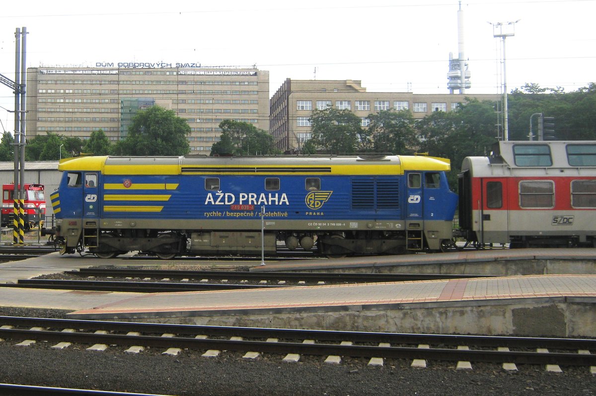 On 31 May 2012, a diagnostic coach was hauled by 749 039 at Praha hl.n. and took the photographer almost by surprise.