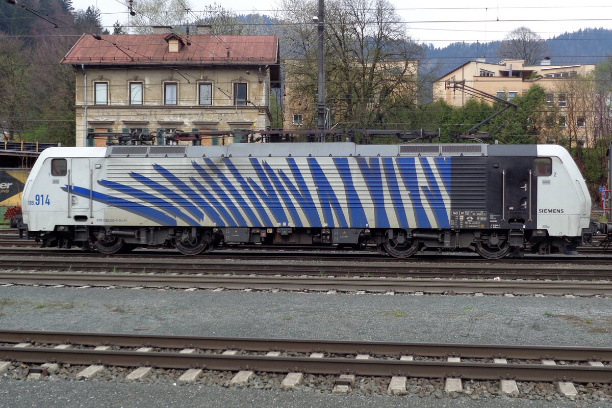 On 4 April 2017 Lokomotion 189 914 stands at Kufstein. 