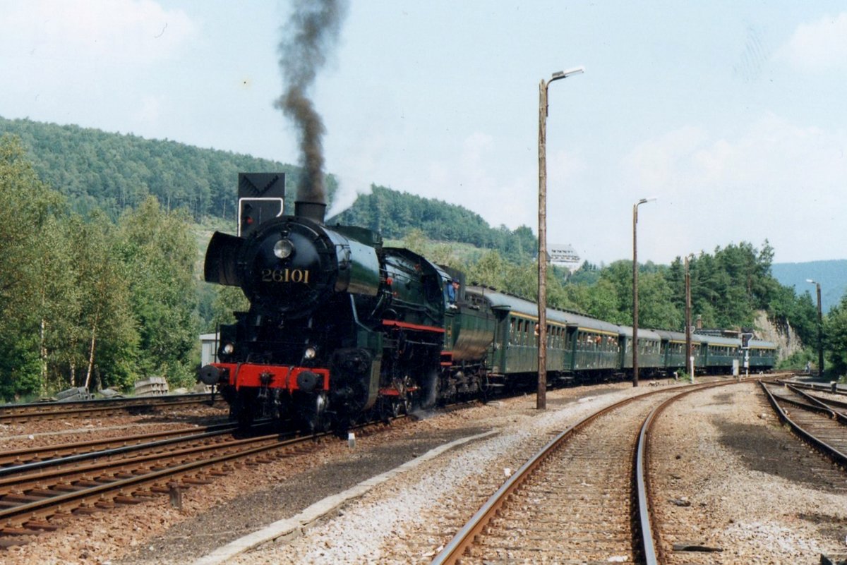 On 5 August 1997 PFT-TSP 26.101 calls at Trois-Ponts with an extra train.