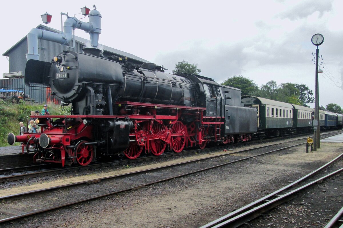 On 6 September 2015, VSM's 23 071 stands at Beekbergen.